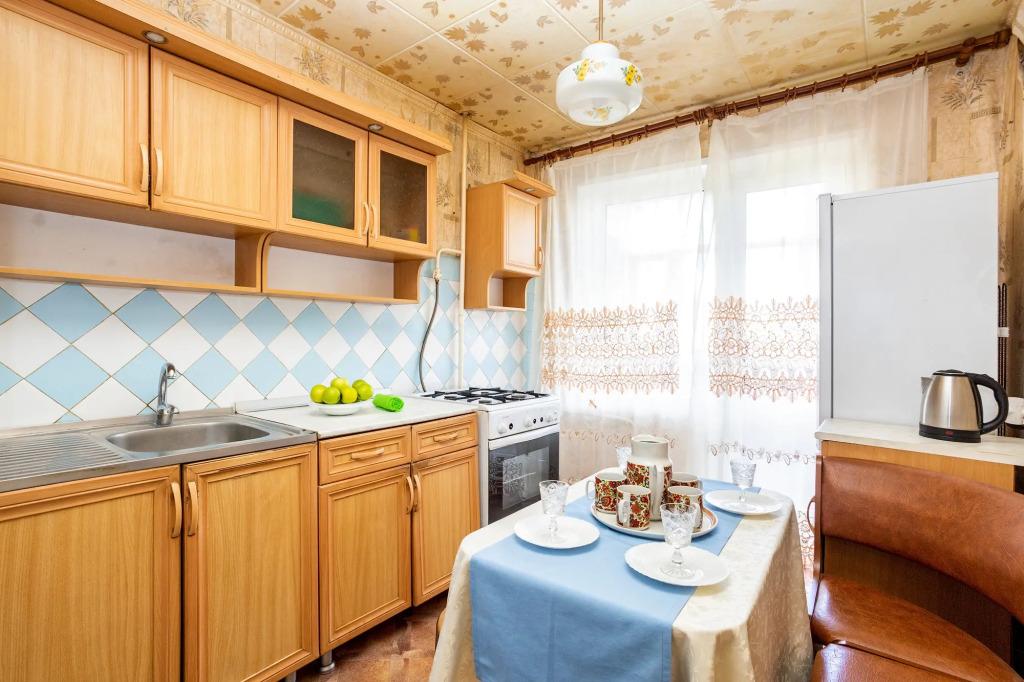 Квартира Большая трехкомнатная для командировочных - главное фото