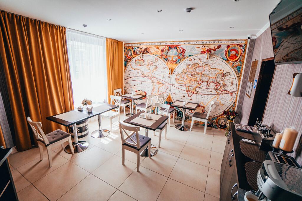 Отель Парус - главное фото