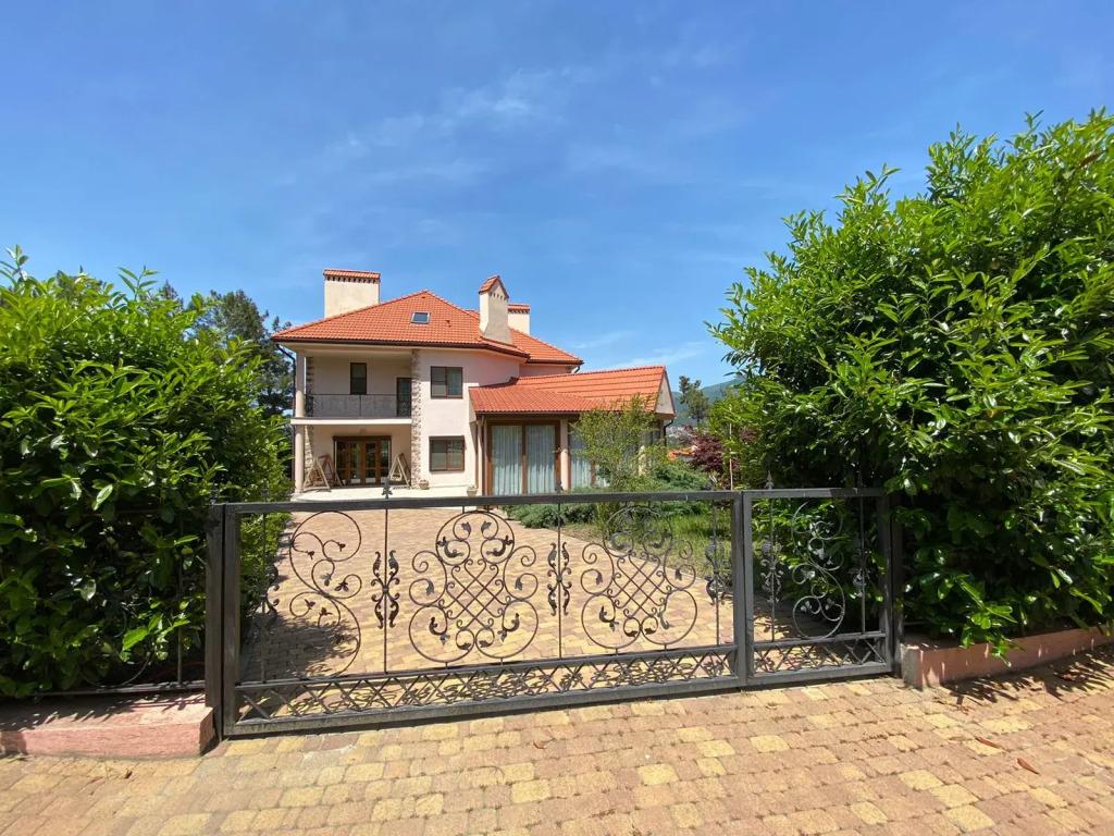 Гостевой дом в Кедровой роще - главное фото