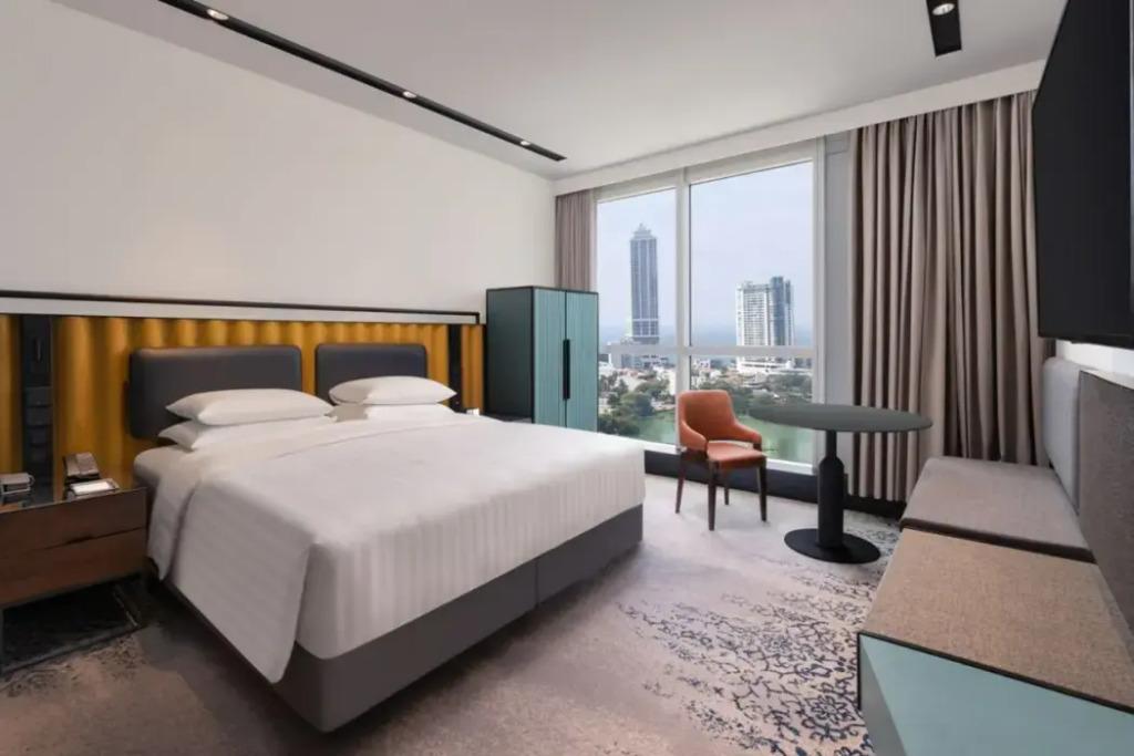 Отель Courtyard By Marriott Colombo - главное фото