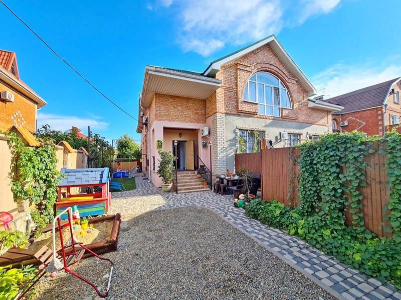 Отдельный коттедж Кубанский дворик 3 - главное фото