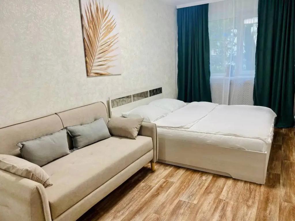 Двухкомнатные апартаменты WELCOME HOME Aparts & Tours 12 - главное фото