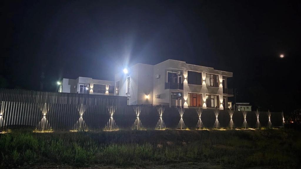 Гостевой дом с Бассейном - главное фото