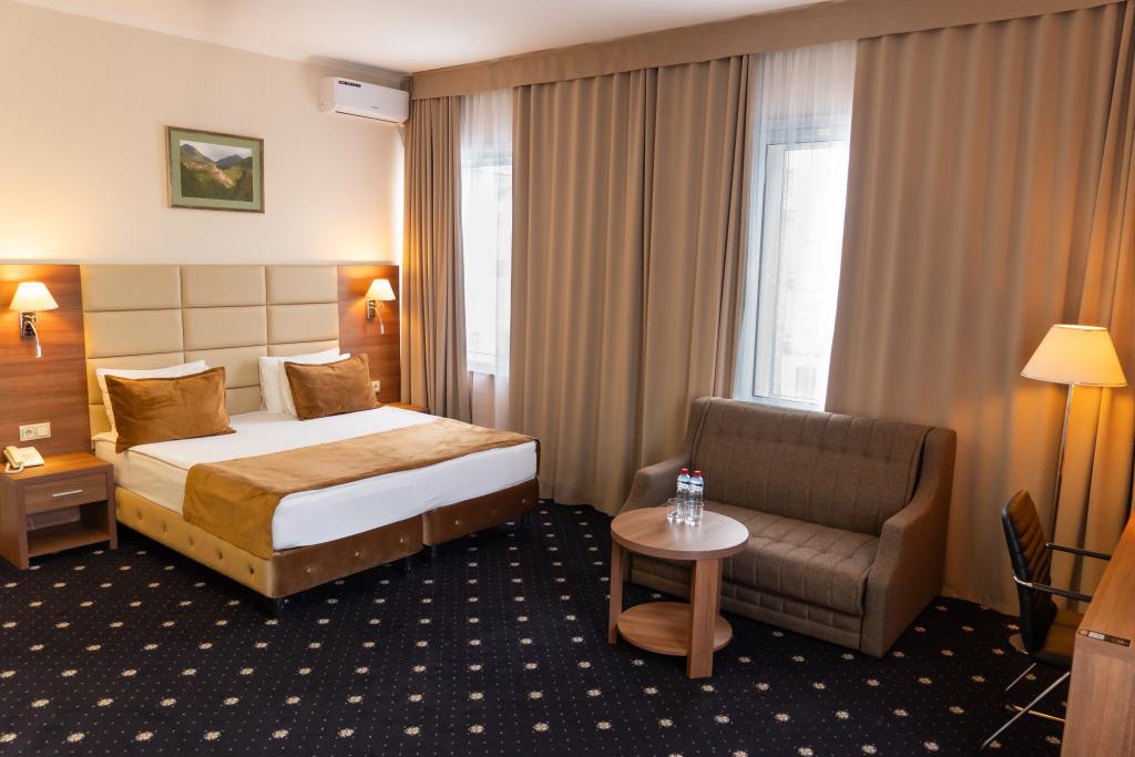 Отель Central City - главное фото