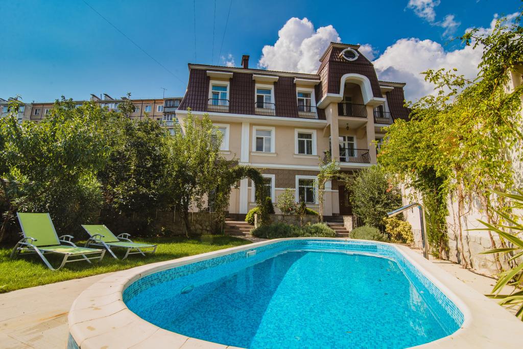 Гостевой Дом Каштановый Особняк - главное фото