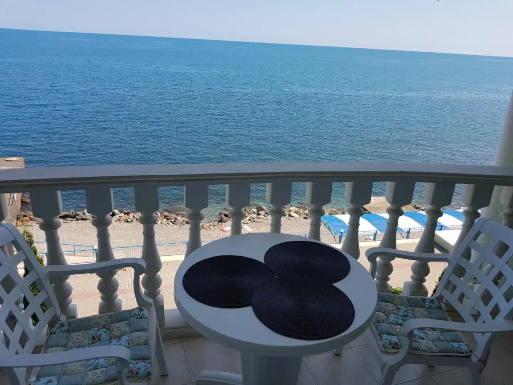 Апартаменты у синего моря - главное фото