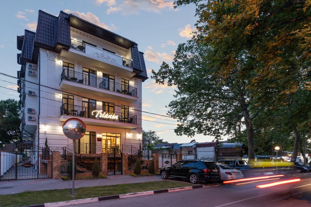 Отель Трианон - главное фото