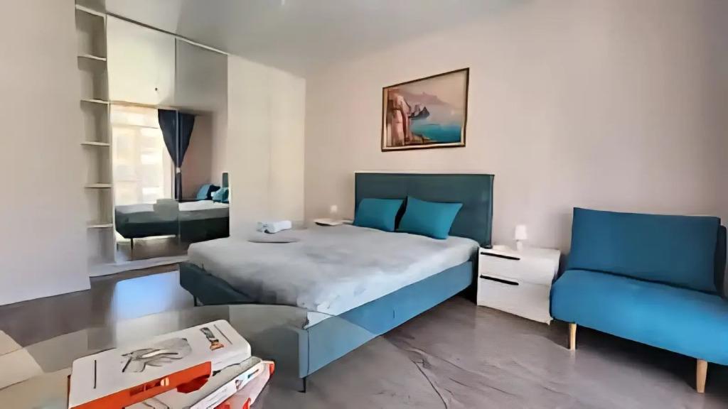 Квартира Стильная евро-двушка с двумя балконами с видом на горы - главное фото