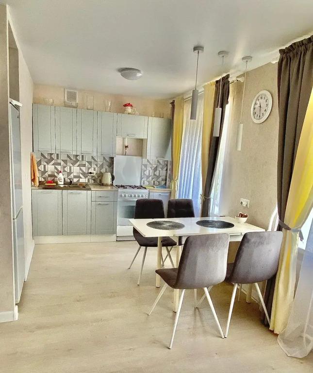 Квартира Просторная 2-к., 4 кровати - главное фото