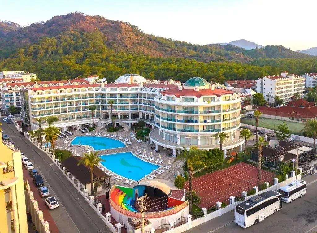 Pineta Park Deluxe Hotel - главное фото
