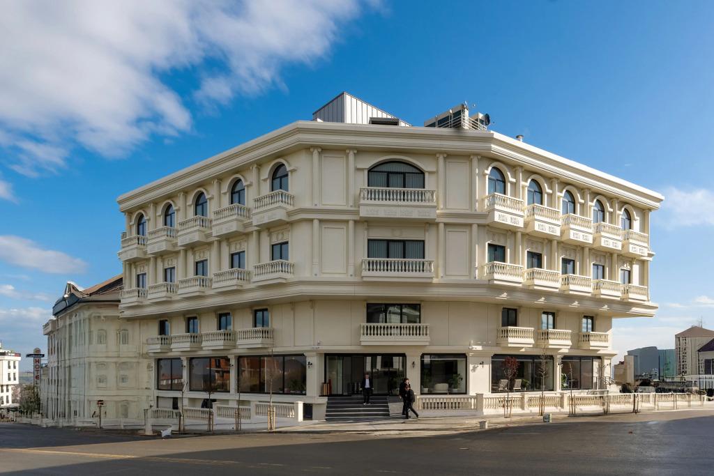 Nenessa Airport Hotel - главное фото