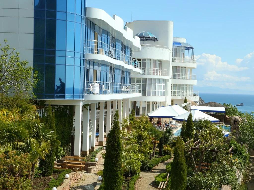 Отель Мажестик - главное фото