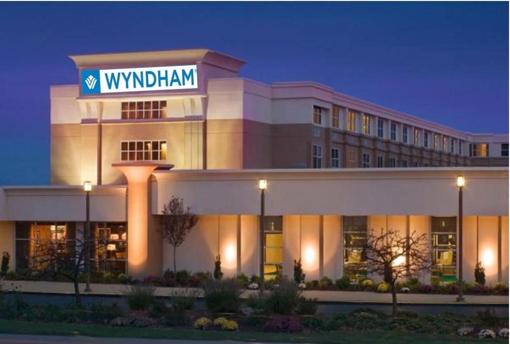 Отель Wyndham Providence Airport - главное фото
