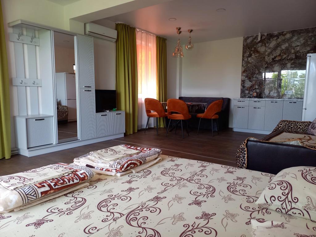 Гостевой Дом Дом в Розах - главное фото