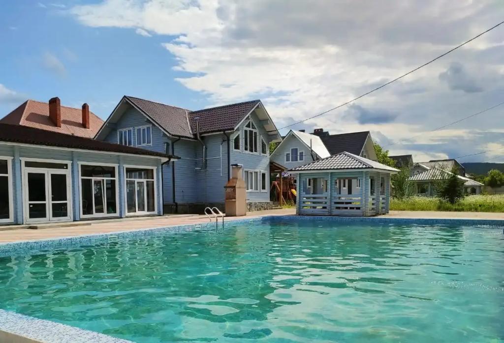 Гостевой дом Коттеджи в аренду Береговая 48 - главное фото