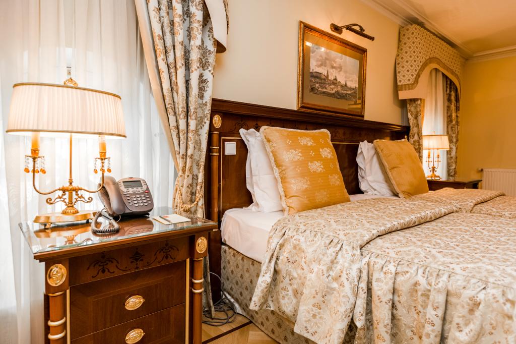 Отель Петровский Путевой Дворец - главное фото