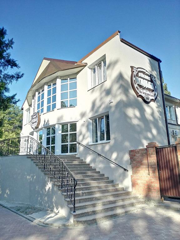 Гостевой дом Ейская усадьба на Бердянской - главное фото