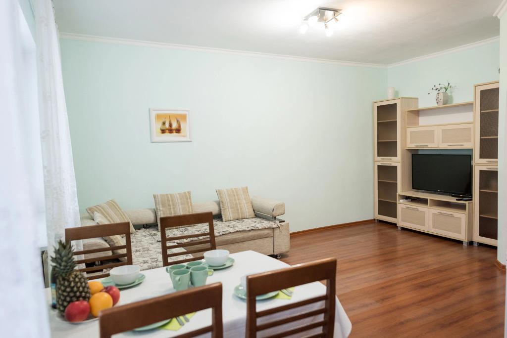 Квартира Уютный домик с двумя спальнями - главное фото