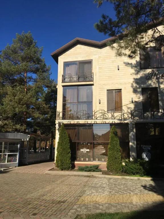 Отель Teplo - главное фото