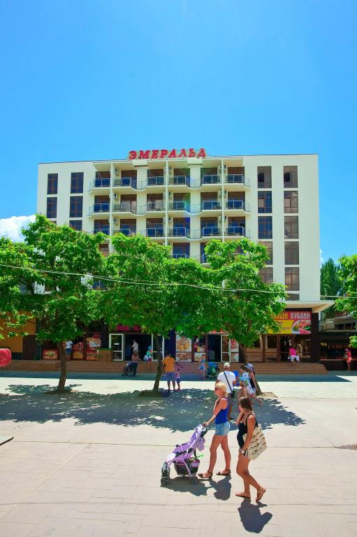 Отель Эмеральд - главное фото