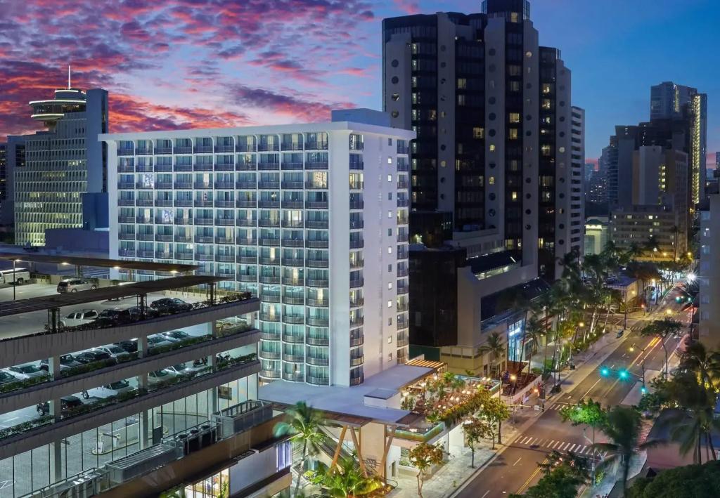 The Laylow Waikiki, Autograph Collection - главное фото