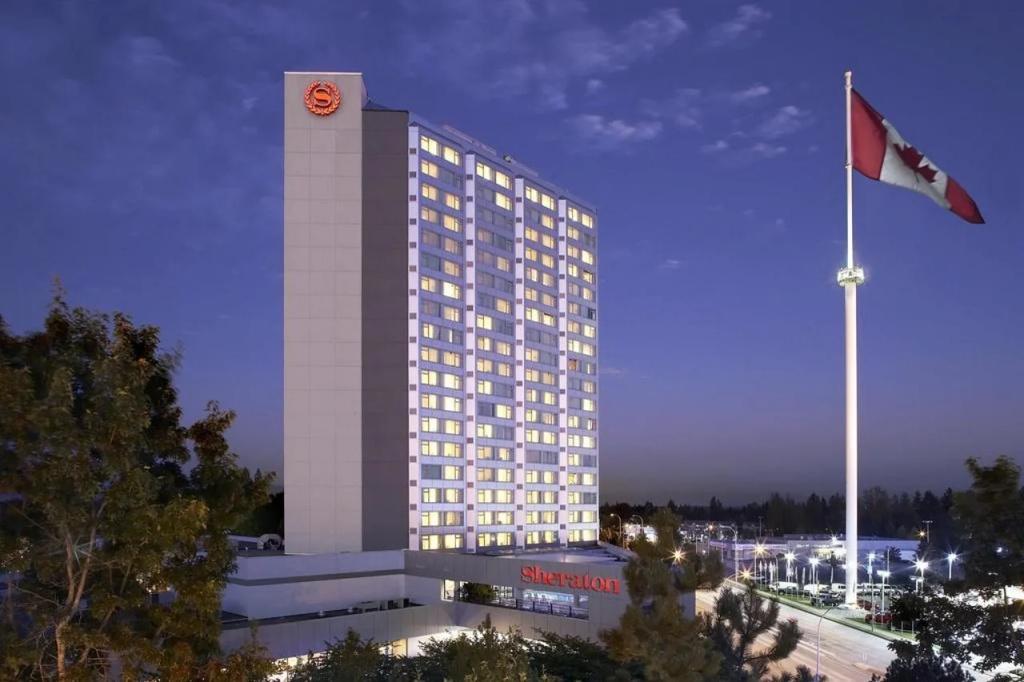 Sheraton Vancouver Guildford Hotel - главное фото