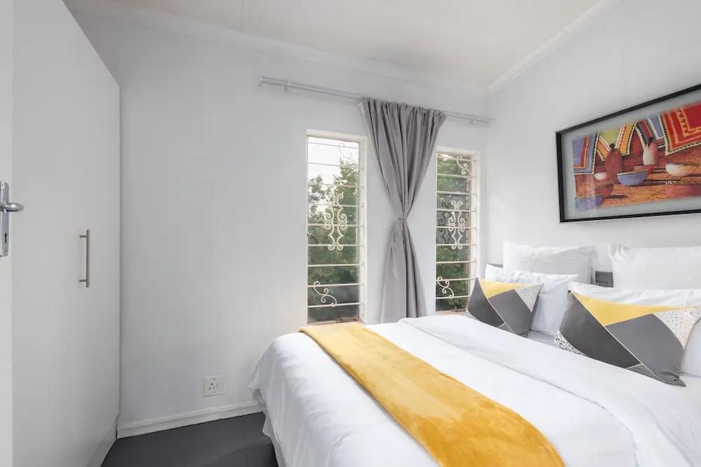Stylish 2-bed Apartment in Centurion, Pretoria - главное фото