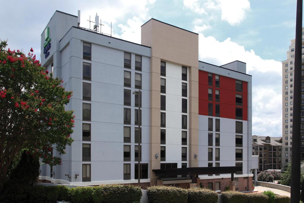 Holiday Inn Express & Suites Atlanta N-Perimeter Mall Area by IHG - главное фото
