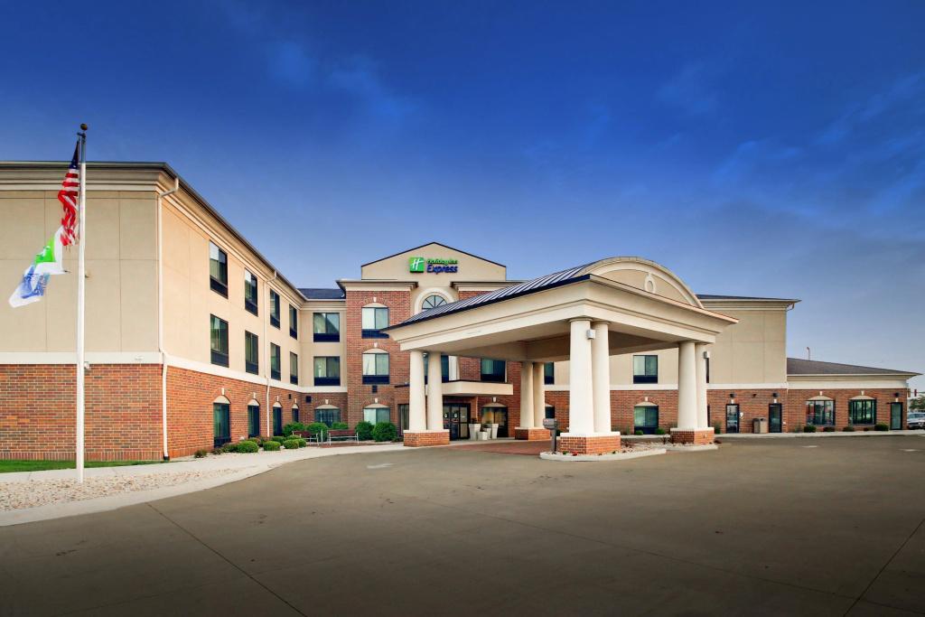 Holiday Inn Express Hotel & Suites Peru - Lasalle Area by IHG - главное фото