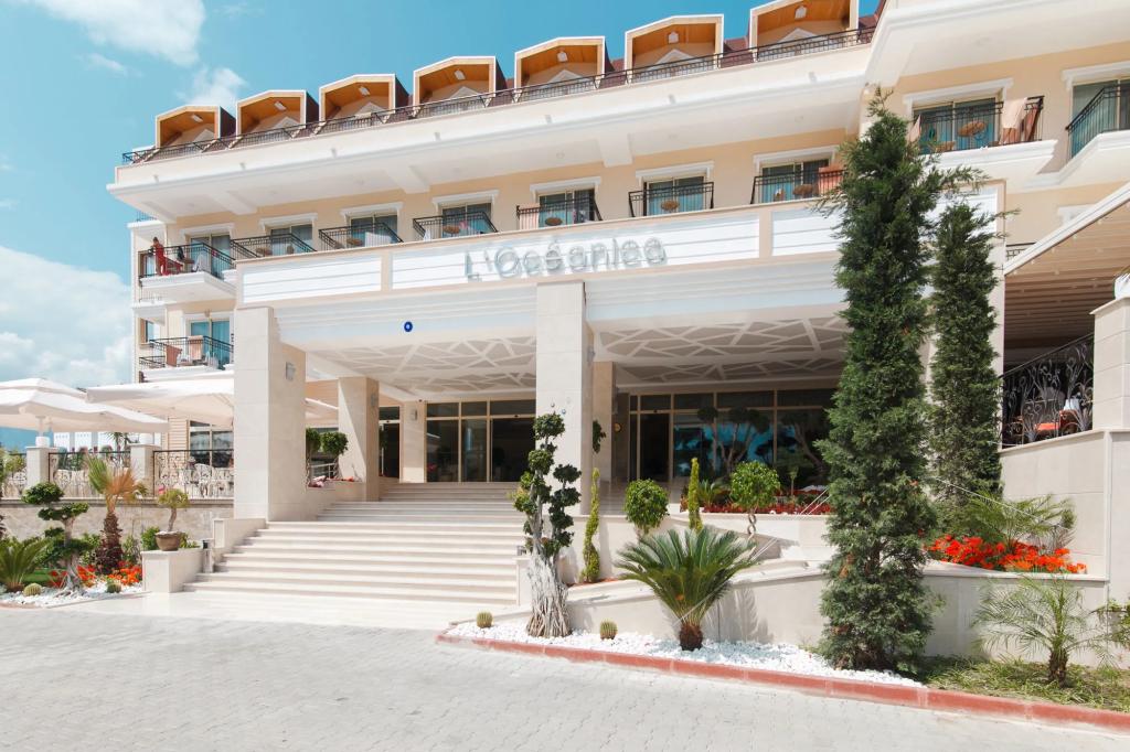 Отель L'Oceanica Beach Resort All Inclusive - главное фото