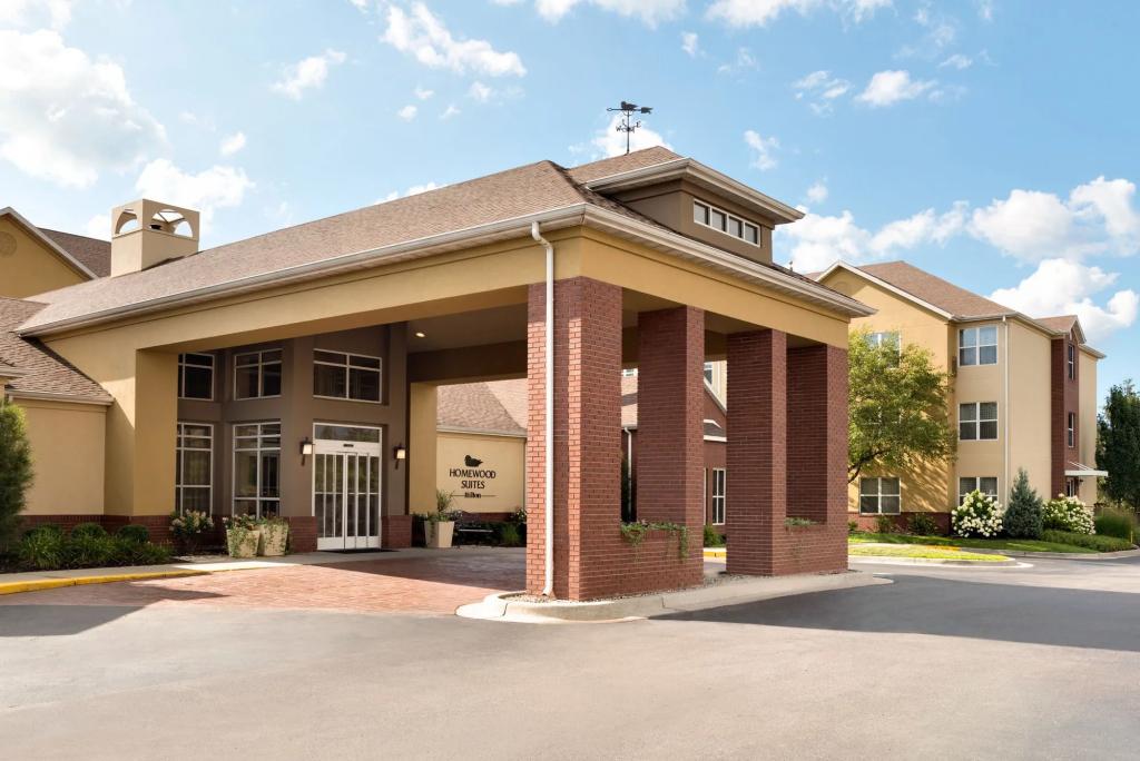 Homewood Suites by Hilton Grand Rapids - главное фото