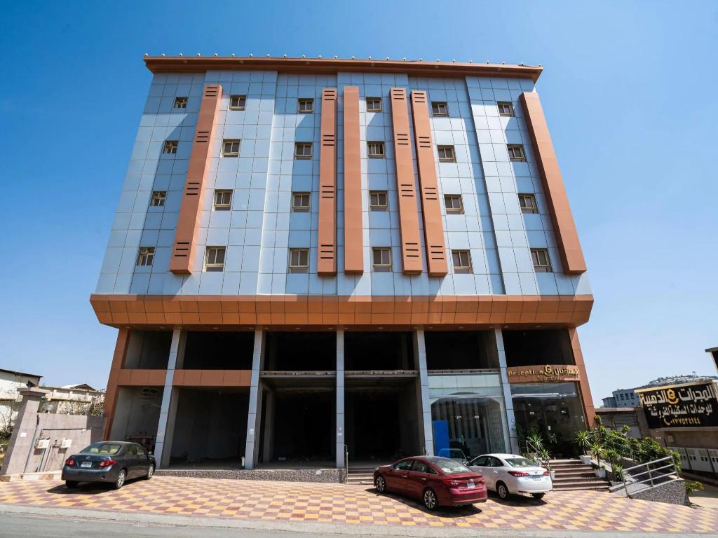 OYO 545 Golden Galaxies Furnished Units - главное фото