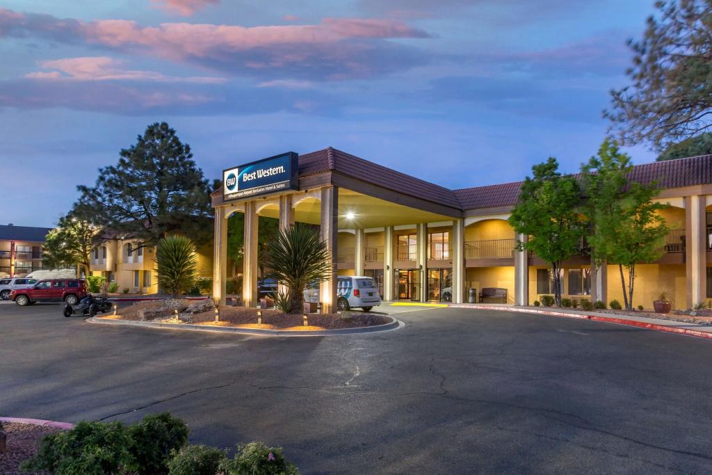 Best Western Airport Albuquerque InnSuites Hotel & Suites - главное фото