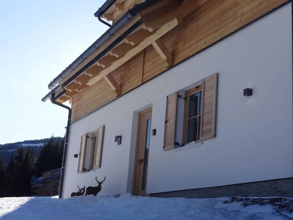 Detached Chalet w Combi Sauna, Near Ski Lift, Haus Liene - главное фото