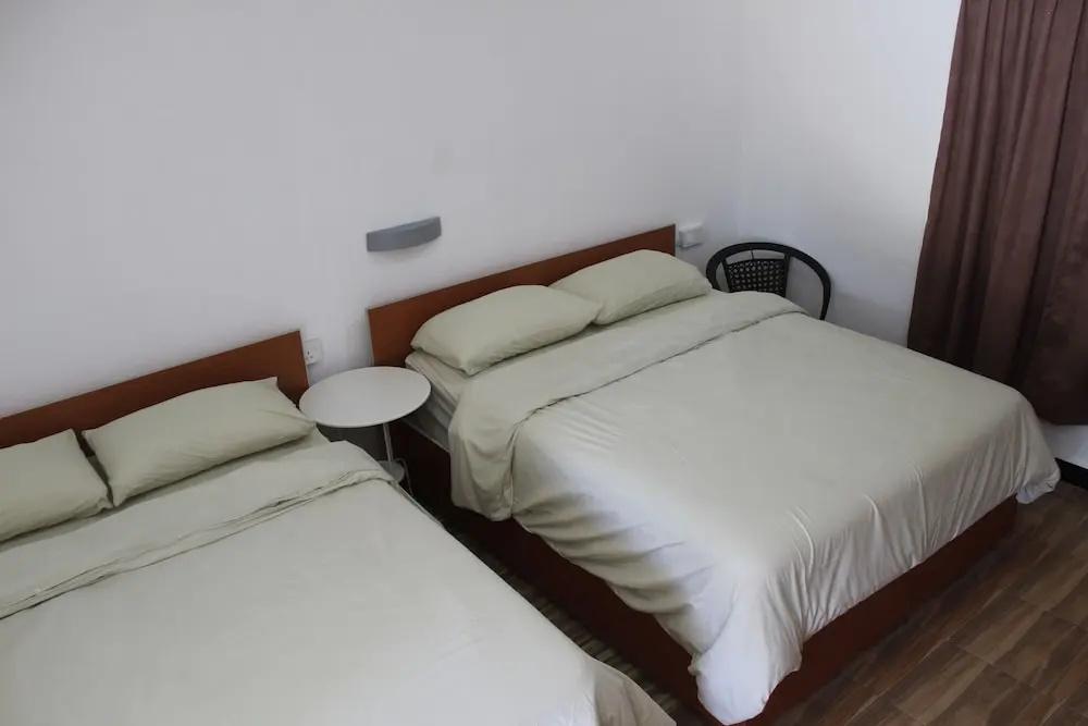 Emma Guesthouse 1 - главное фото