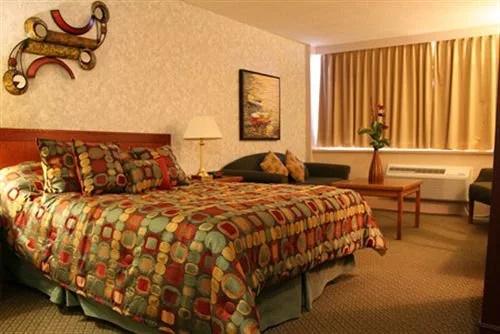 Compass Point Inn - главное фото