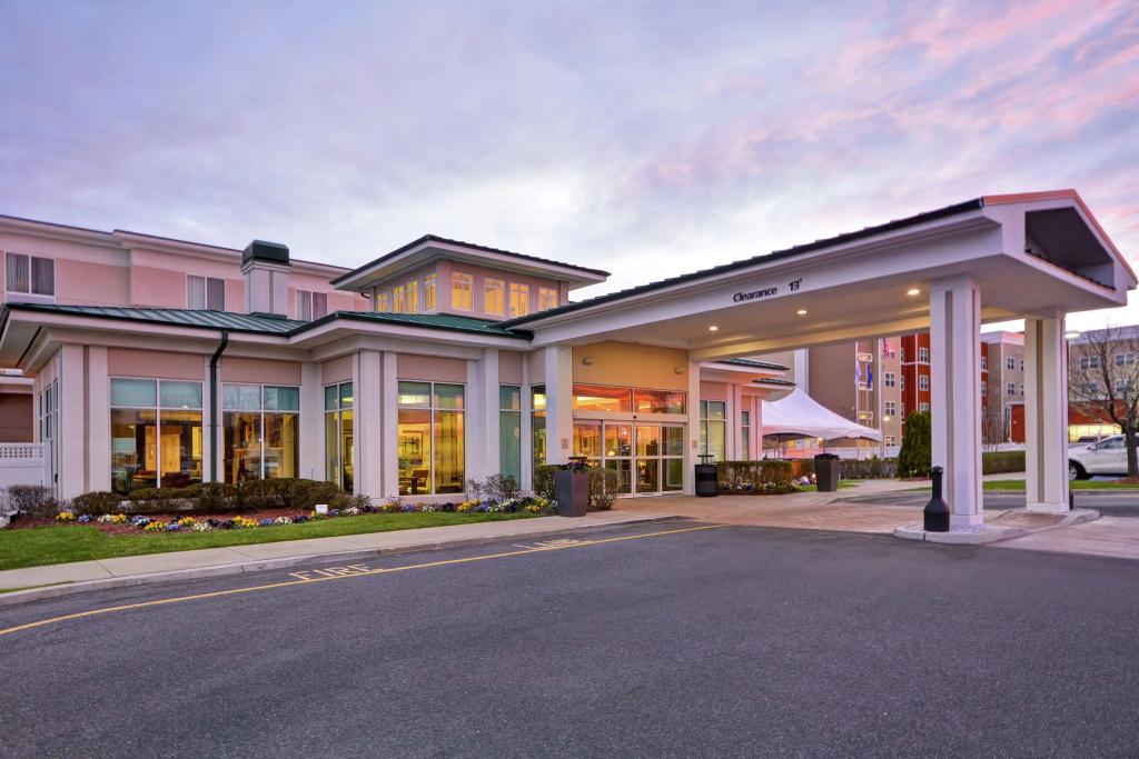 Hilton Garden Inn Riverhead - главное фото