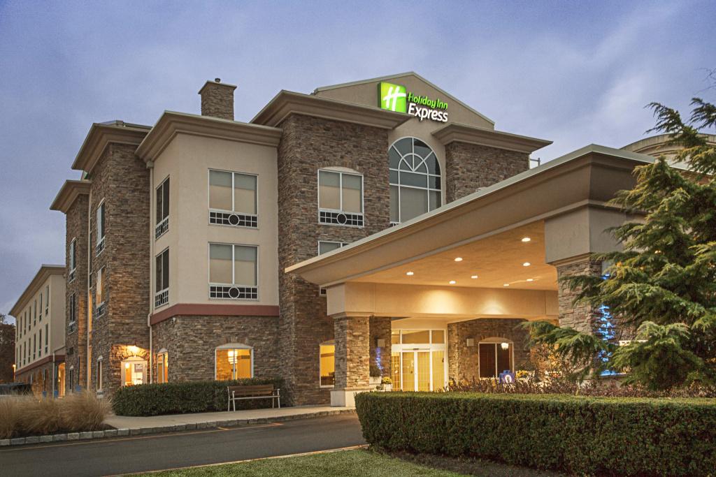 Holiday Inn Express Hotel & Suites Long Island-East End by IHG - главное фото