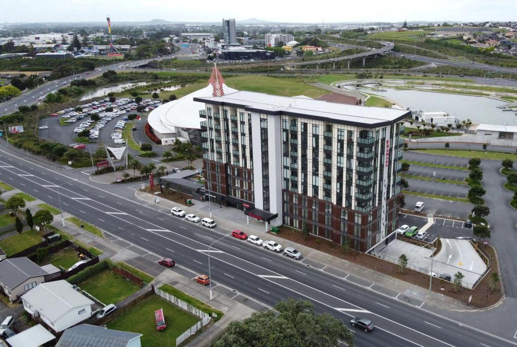 Ramada Suites by Wyndham Auckland Manukau Pacific Centre - главное фото