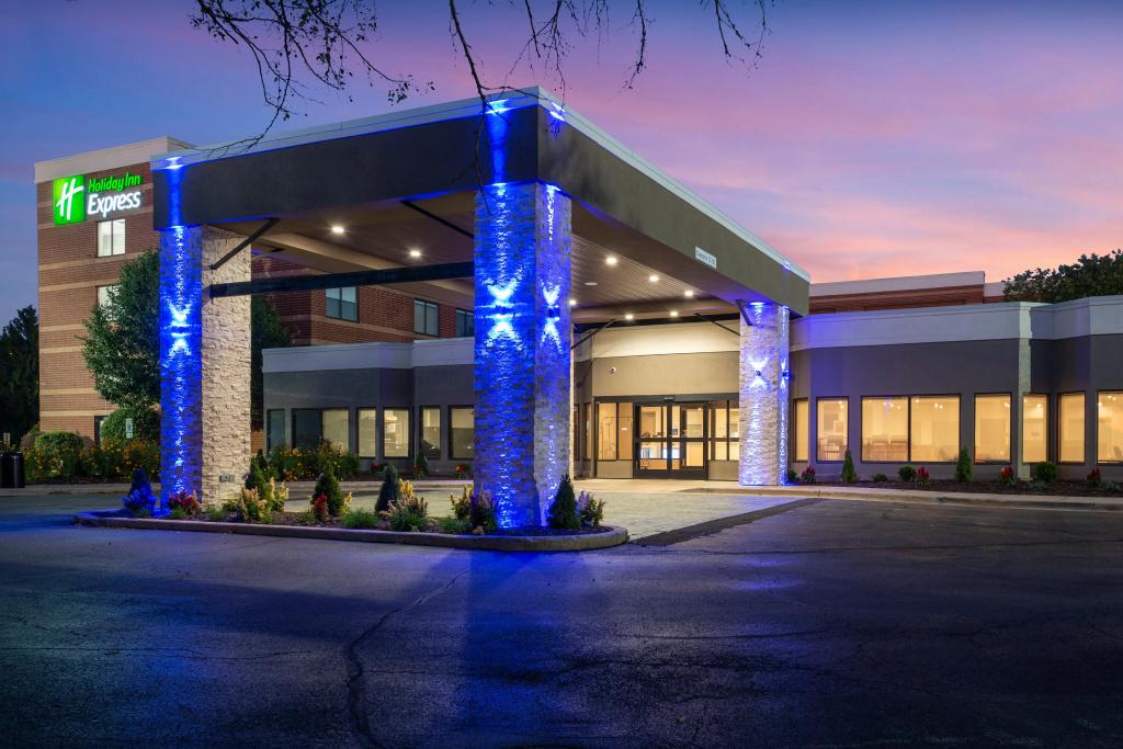 Holiday Inn Express Naperville by IHG - главное фото