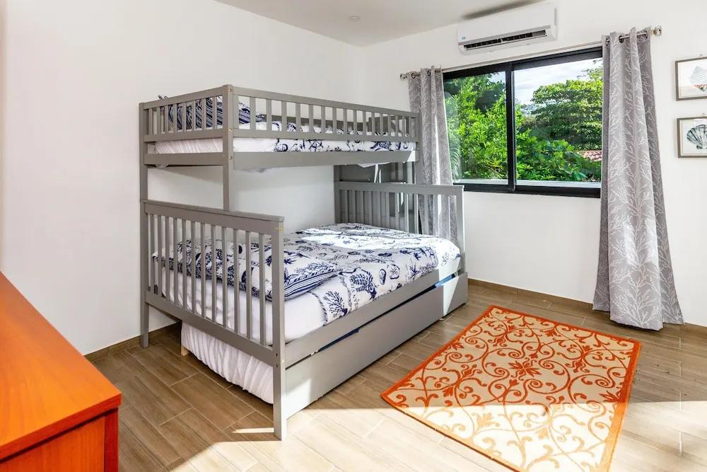 Brand-New 3-Bedroom with Pool Near Beach - главное фото