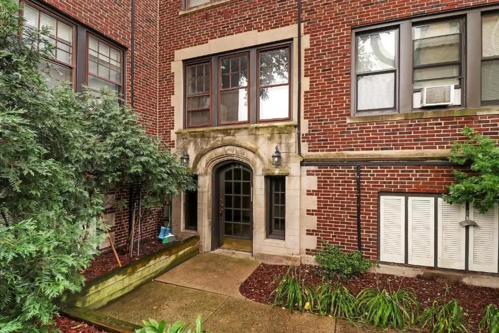 Simple and Roomy 1BR Apt in Evanston - главное фото