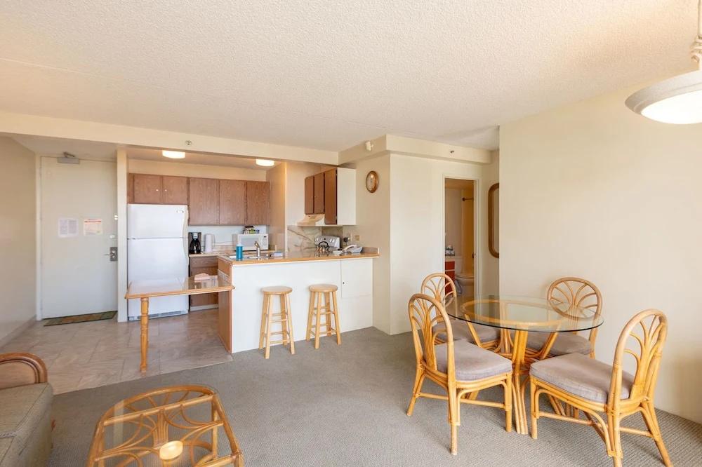 Waikiki Sunset Suite 2404 - главное фото