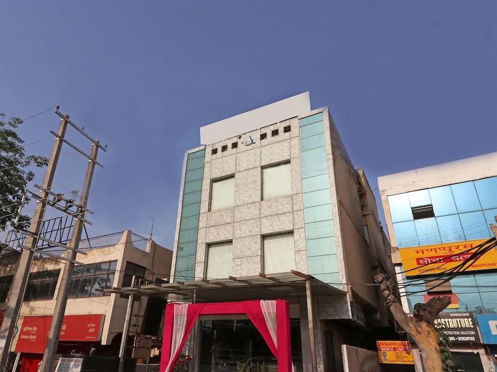 OYO 1574 Hotel Abhinandan - главное фото