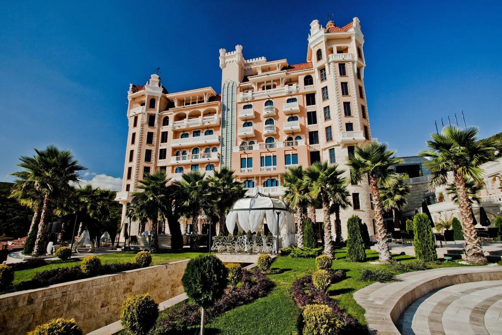 Royal Castle Design & SPA Hotel - главное фото
