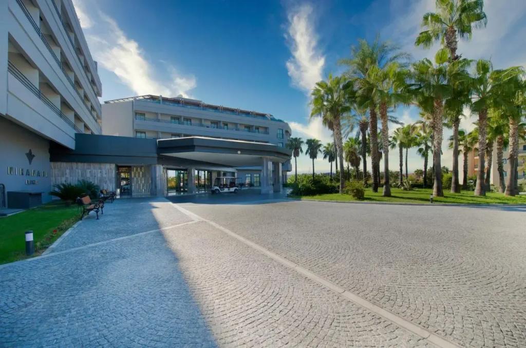 Miramare Beach Hotel - главное фото